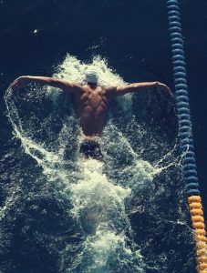 How to Relieve the Muscle Pain After Swimming?插图