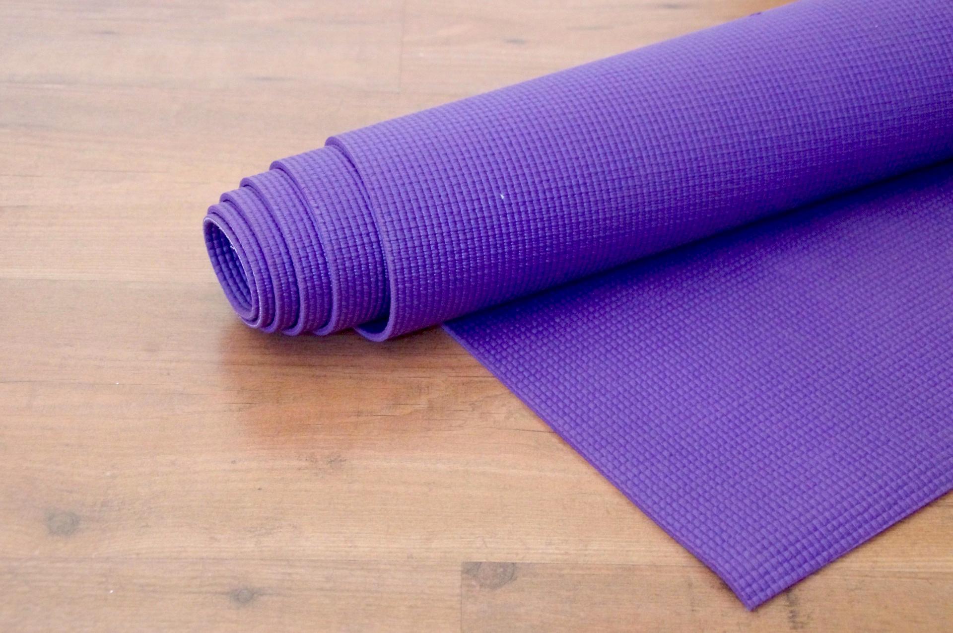 Store Yoga Mats